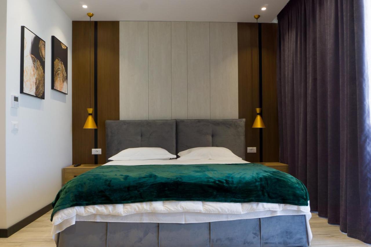 Hotel Morfeus Durres Bagian luar foto