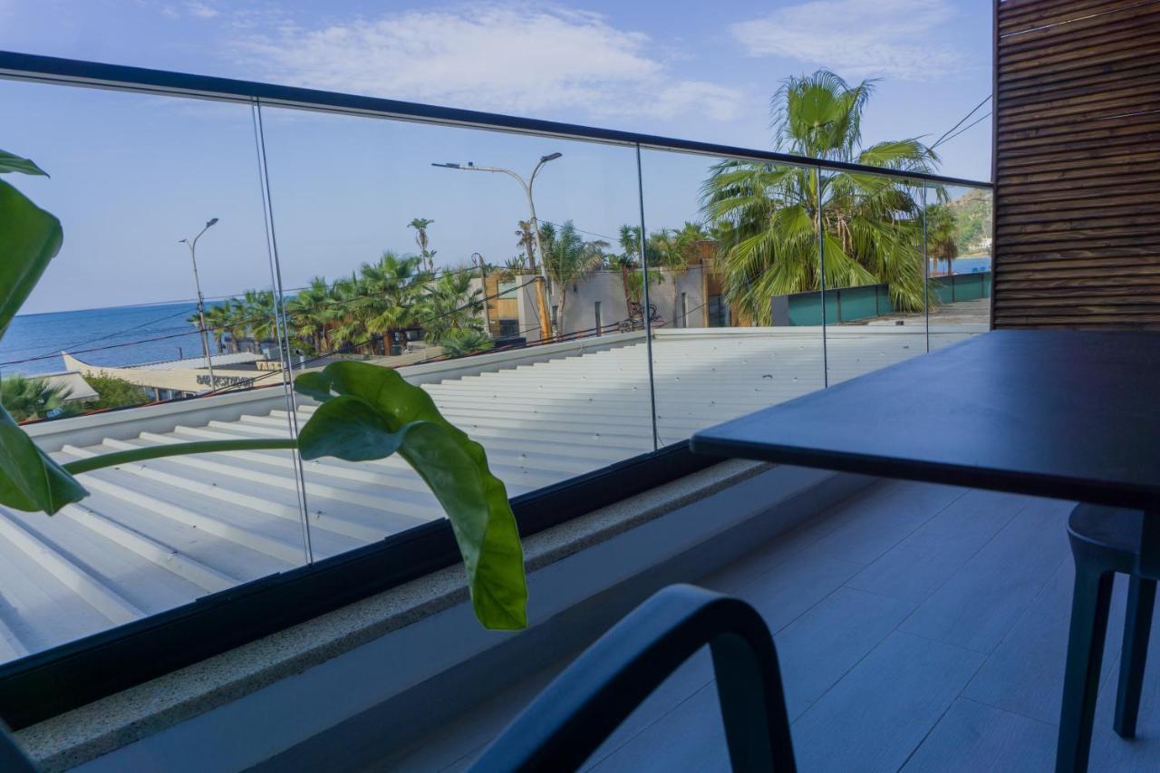 Hotel Morfeus Durres Bagian luar foto