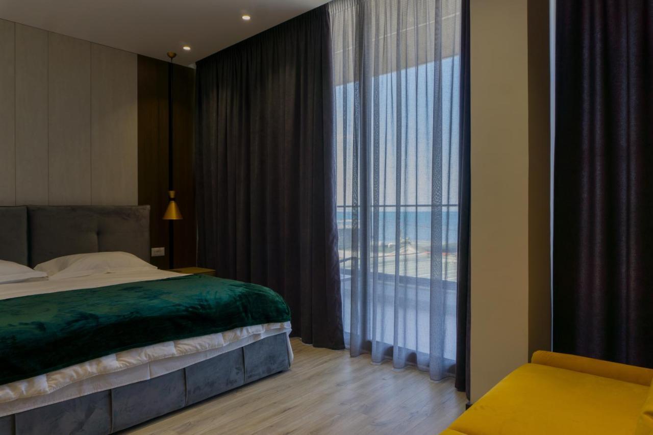 Hotel Morfeus Durres Bagian luar foto
