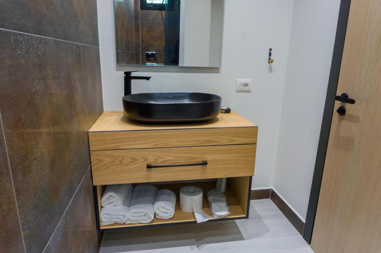 Hotel Morfeus Durres Bagian luar foto