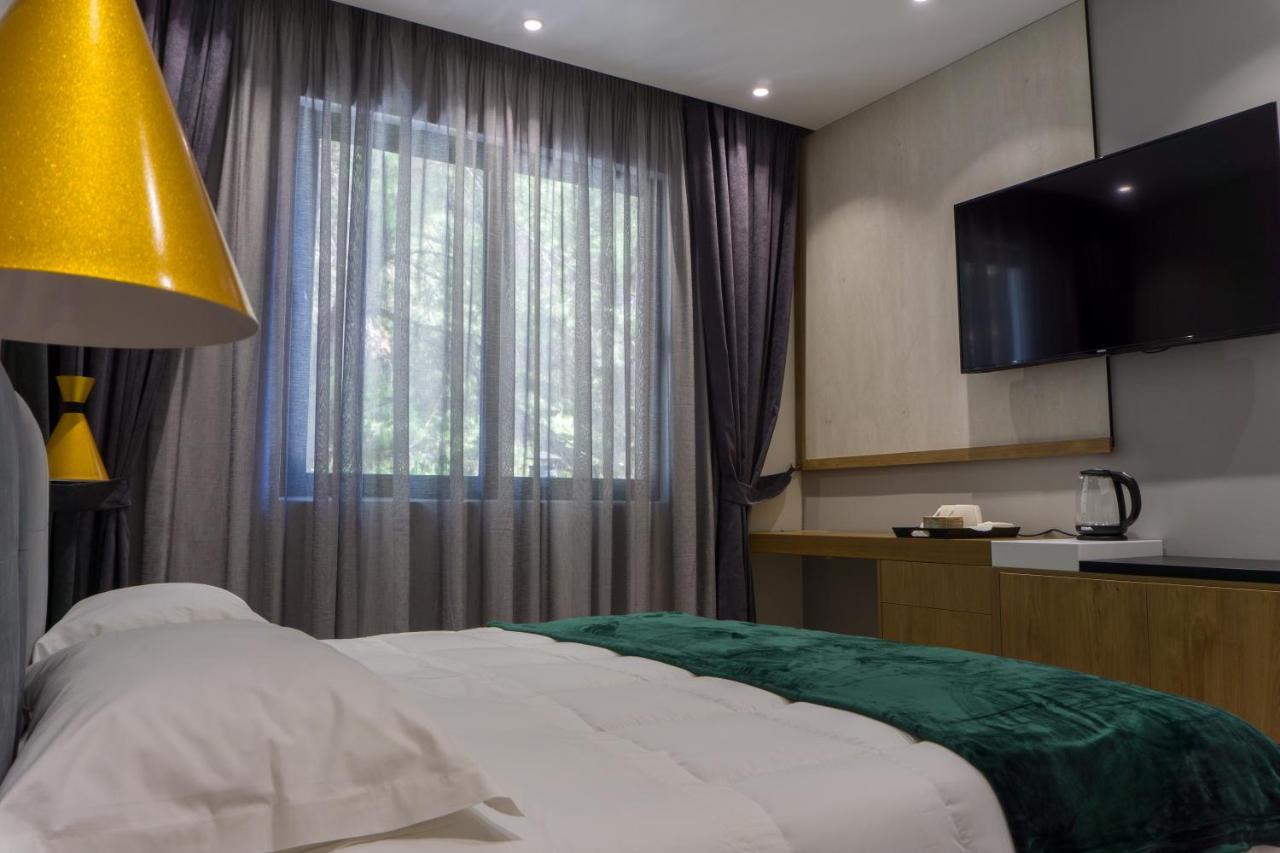 Hotel Morfeus Durres Bagian luar foto