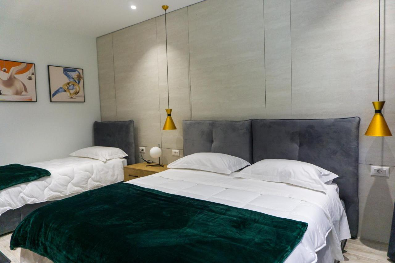 Hotel Morfeus Durres Bagian luar foto