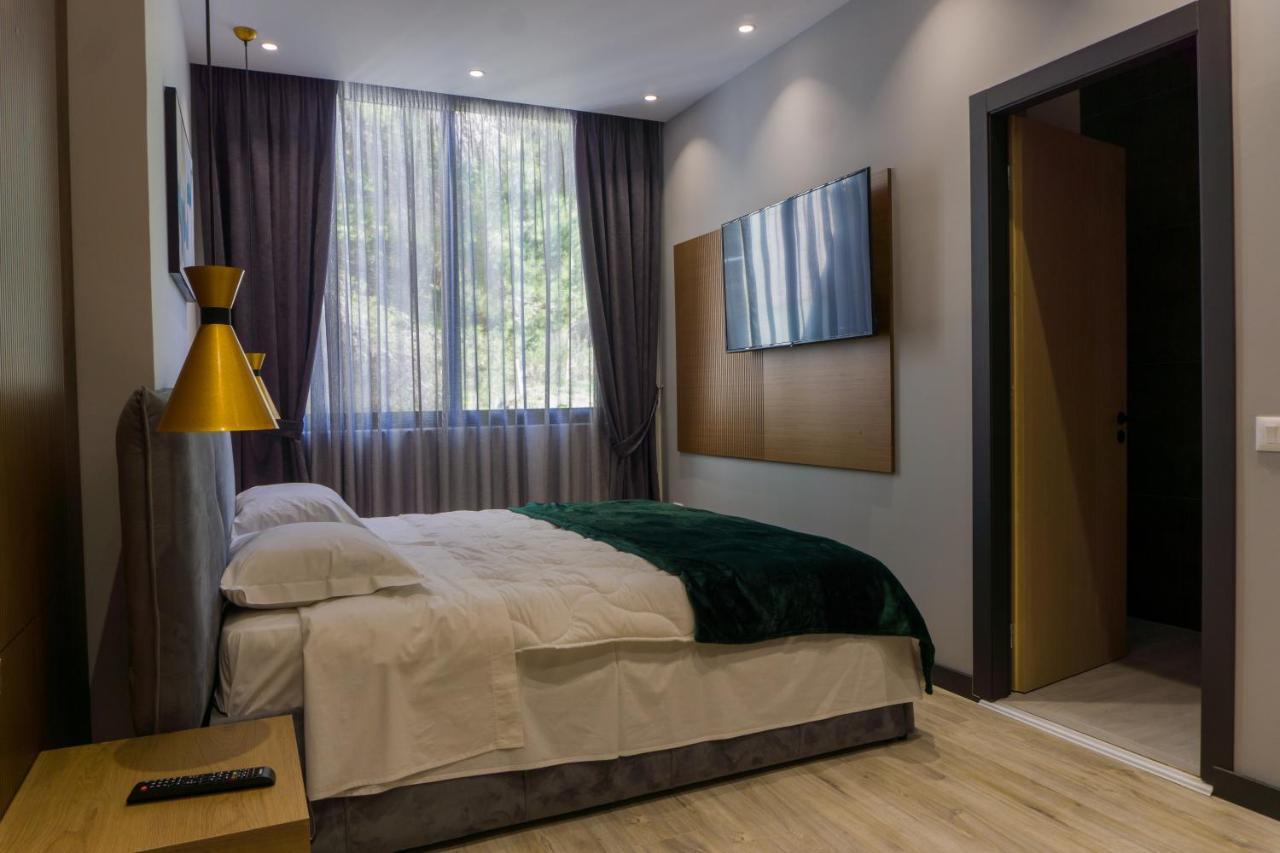 Hotel Morfeus Durres Bagian luar foto