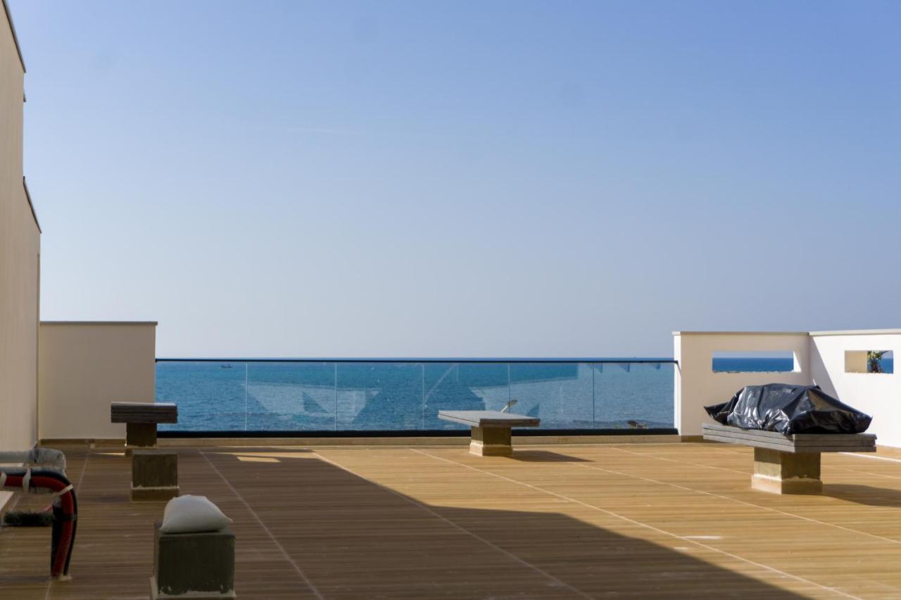 Hotel Morfeus Durres Bagian luar foto